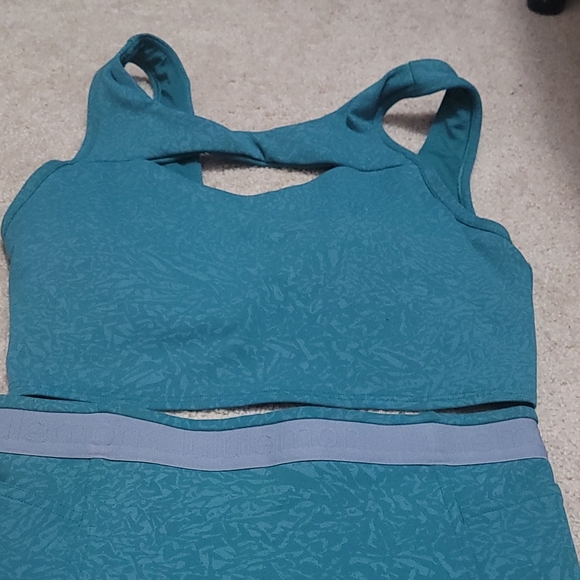 Lululemon set! Top 6 bottom 2 - Picture 2 of 3